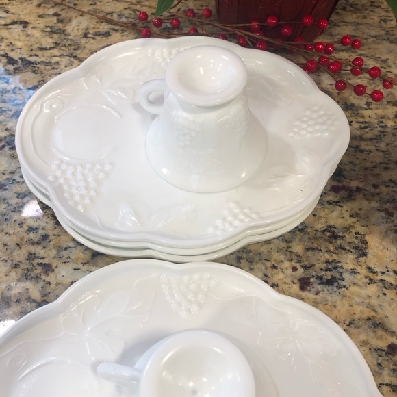 Vintage Milk Glass Colony Harvest Grapes Snack Plate & Cup Sets, Set of 4. - Picture 2 of 7